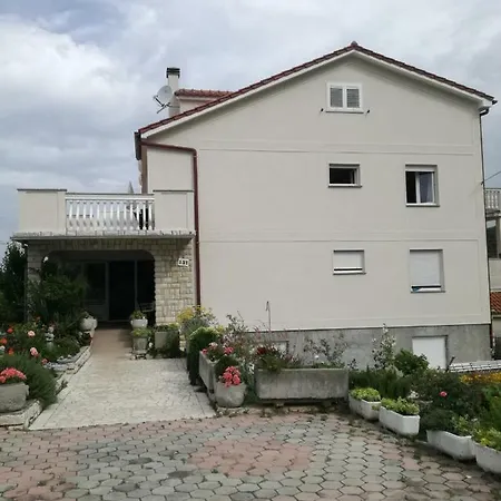 Feel Good Apartmán Mundanije
